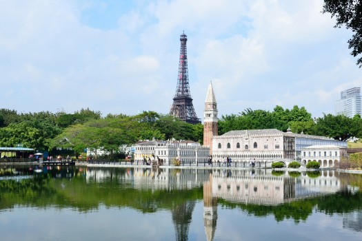 Torre Eiffel em Hanghzou